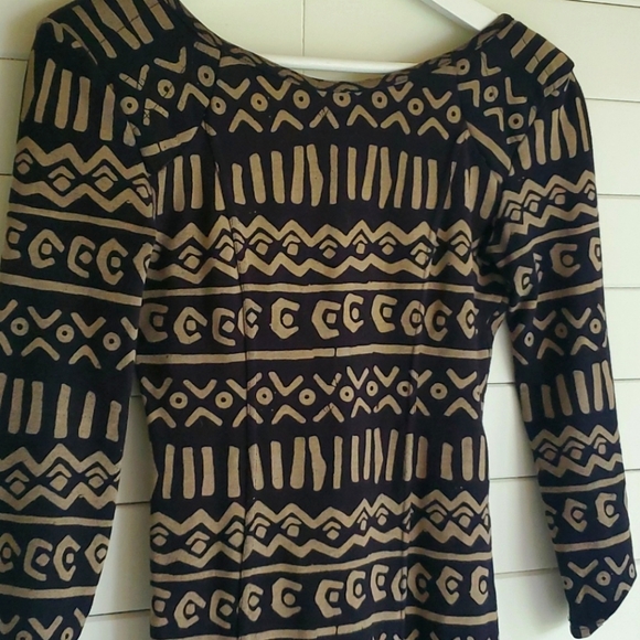 Funky patterned body con dress with low back. - Picture 2 of 4